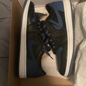 Jordan 1 lows mystic blue size 10 perfect condition  purchased from Nike.com
